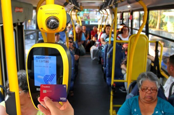 Transporte público de Jacareí passa a aceitar pagamento por cartão de crédito e débito na catraca