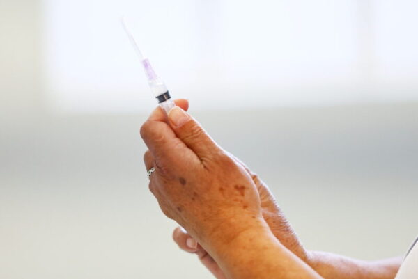 Vacinação contra bronquiolite para gestantes começa na quinta