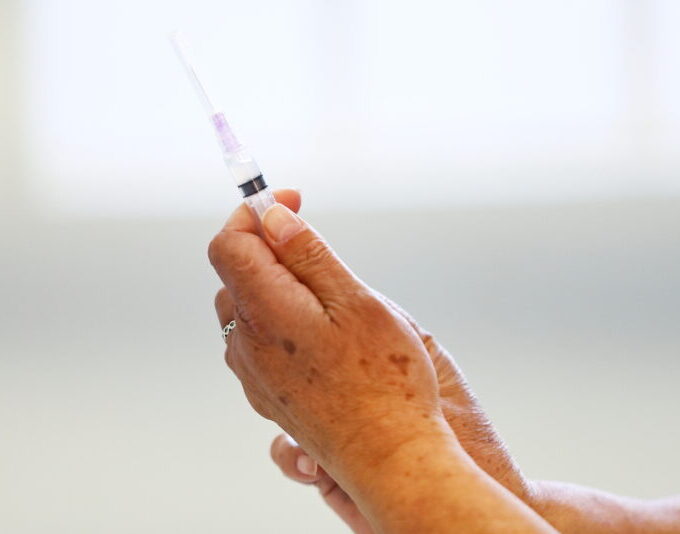 Vacinação contra bronquiolite para gestantes começa na quinta