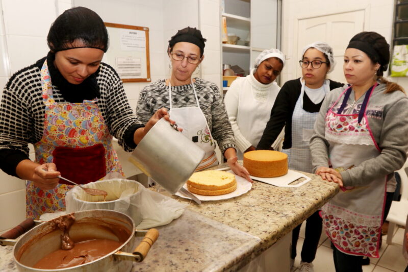 Curso gratuito de gestão de panificadoras e confeitarias abre 32 vagas em Jacareí