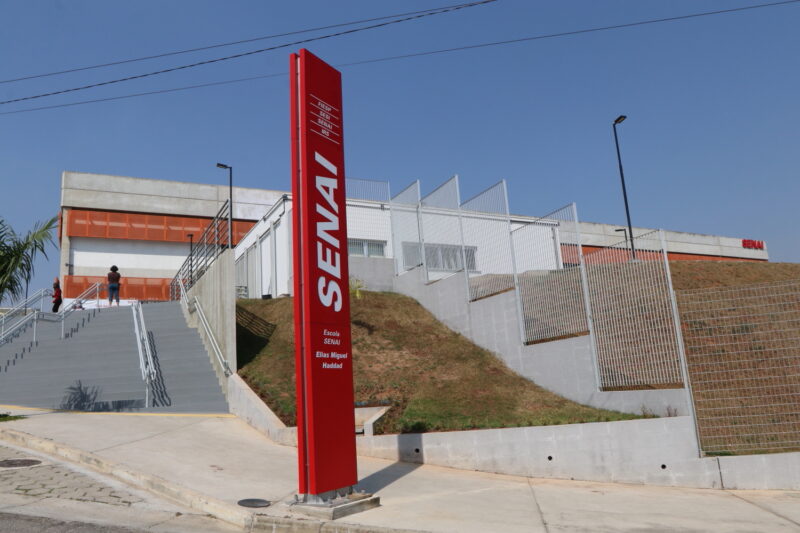 Cursos gratuitos de moda em Jacareí abrem 32 vagas e começam ainda em janeiro