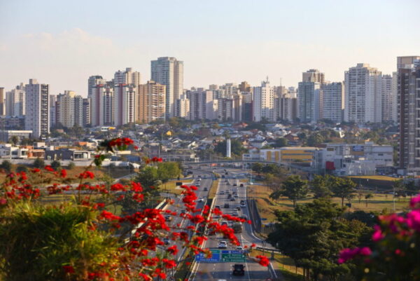 IPTU 2026: Prefeitura inicia entrega de 280 mil carnês hoje