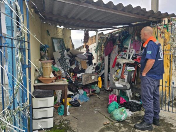 Prefeitura recolhe 7,8 toneladas de residência de acumulador