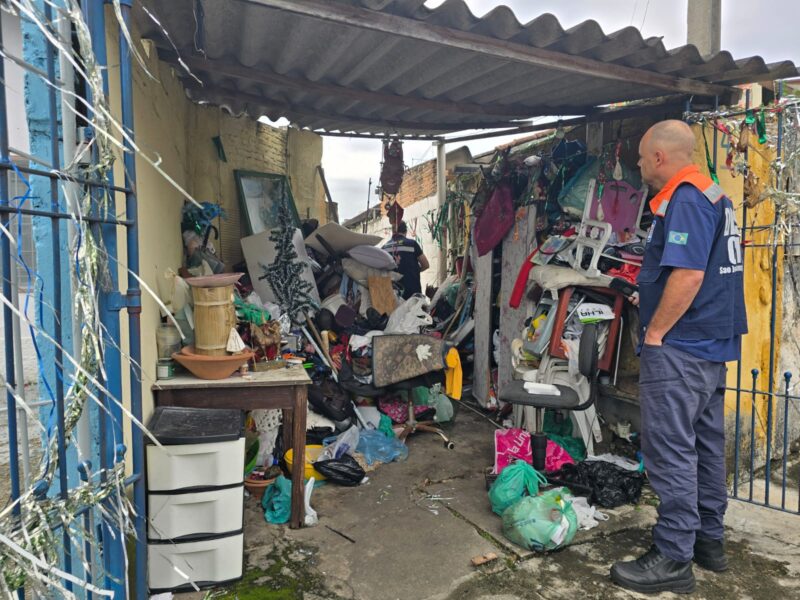 Prefeitura recolhe 7,8 toneladas de residência de acumulador