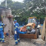 Prefeitura retira 3 toneladas de materiais de casa de acumulador