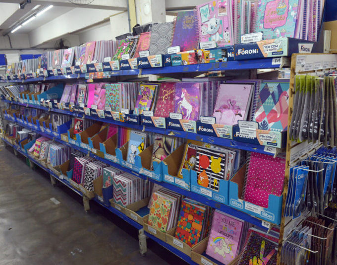 Procon de São José fiscaliza lojas que vendem material escolar