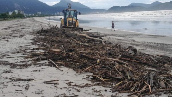 Ressaca no litoral norte e chuvas fortes