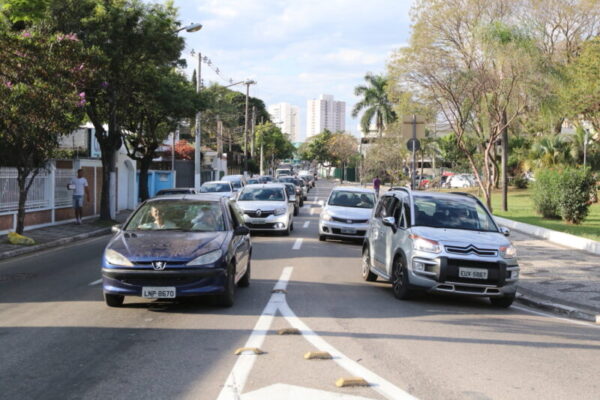 Não é Jacareí: a maioria das multas de trânsito vem de motoristas de fora da cidade