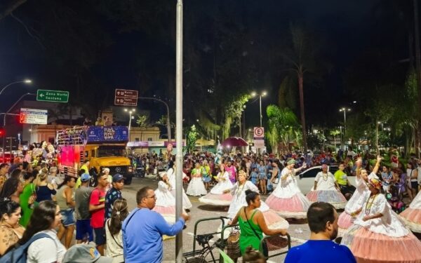 Baterias das escolas de samba participam da concentração do Pirô Piraquara nesta quinta