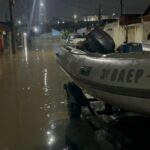 Chuva intensa alaga cerca de 120 casas e deixa dezenas de famílias fora de casa em Taubaté