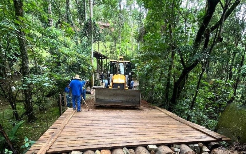 Chuvas exigem reparos emergenciais e São Francisco Xavier passa por manutenção nas estradas e áreas públicas