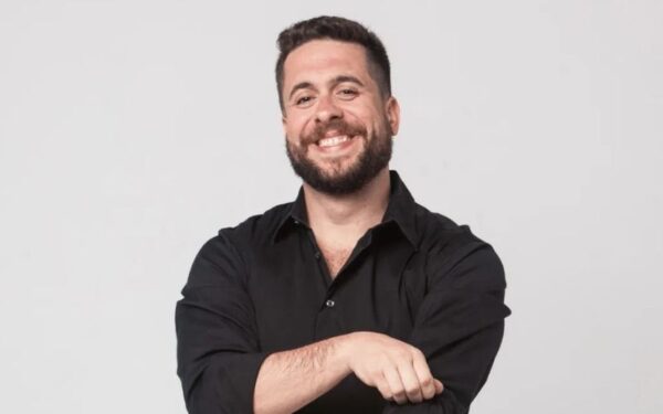 Fim de semana da risada: São José recebe maratona de stand-up, hipnose e humor direto da internet