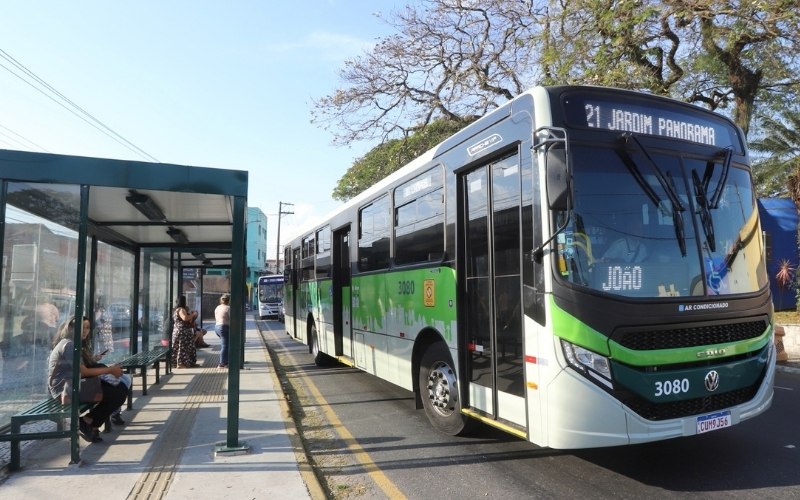 Jacareí terá operação especial de ônibus para os desfiles do Carnaval 2026