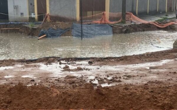 Jardim Imperial: asfalto volta a ceder e expõe fragilidade estrutural em rua já marcada por duas crateras