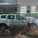 Polícia apreende aves em gaiolas no Campo dos Alemães em São José dos Campos
