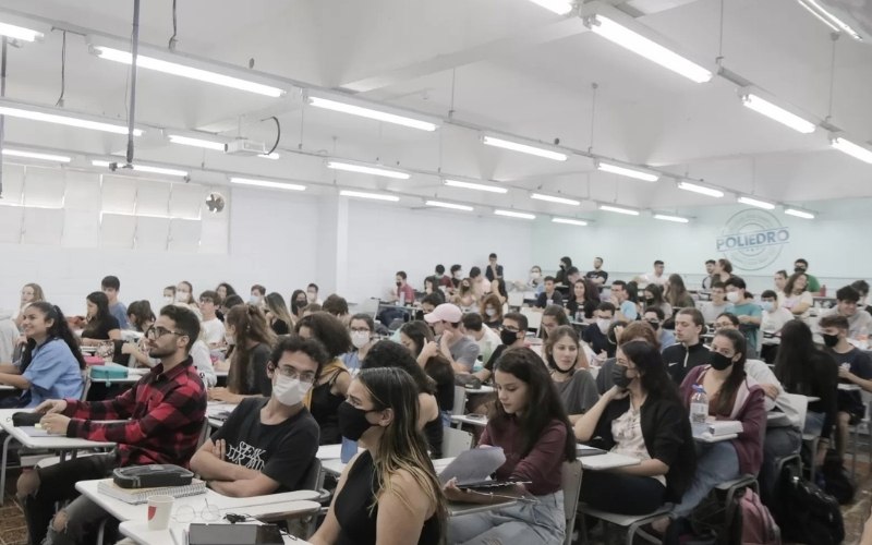 Poliedro abre inscrições para concurso de bolsas do pré-vestibular em São José