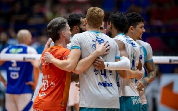 São José reage, mas não resiste ao líder Cruzeiro e perde fora na Superliga