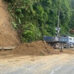 Deslizamento de terra bloqueia rodovia dos Tamoios na Serra Antiga