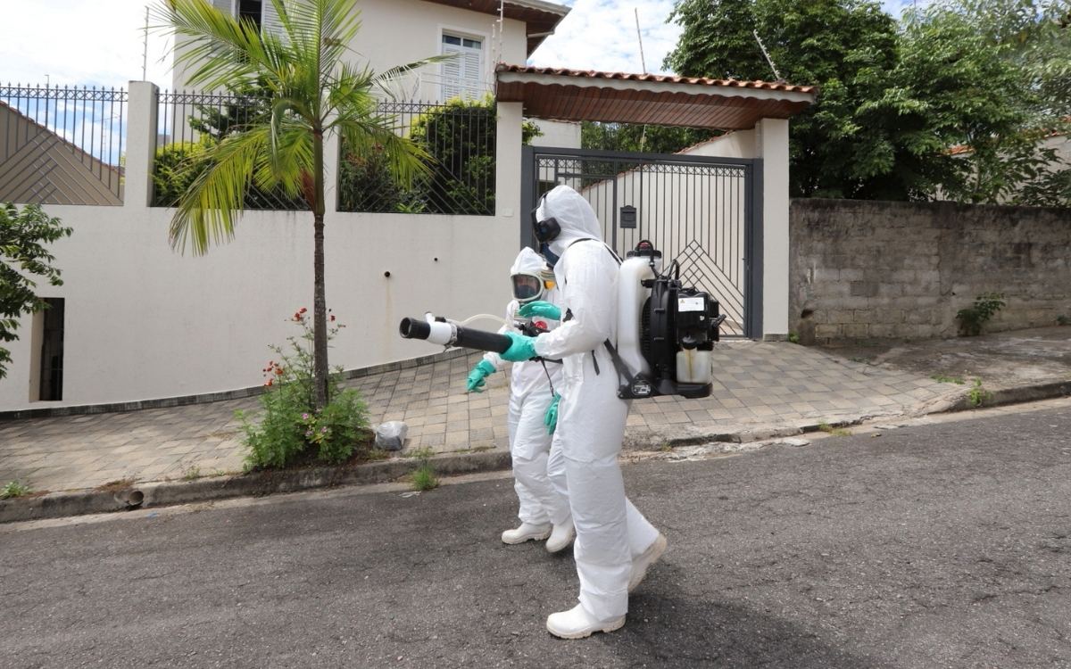 Dengue mobiliza mais de 15 bairros em Jacareí e Prefeitura intensifica visitas e nebulização
