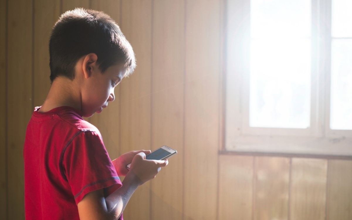 ECA Digital muda o jogo da internet e impõe novas regras para crianças e adolescentes