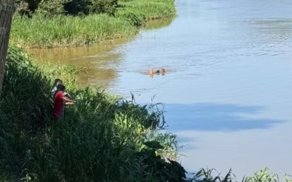 Homem é encontrado no Rio Paraíba com braços quebrados após suposta agressão por dívida