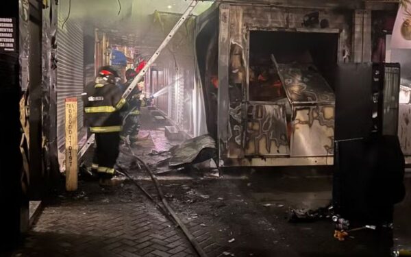 Incêndio no Mercado Municipal de São José dos Campos atinge quatro lojas