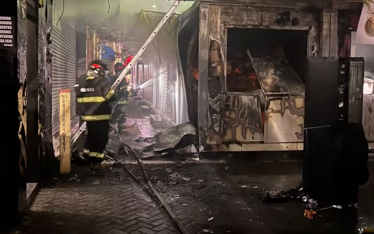 Incêndio no Mercado Municipal de São José dos Campos atinge quatro lojas