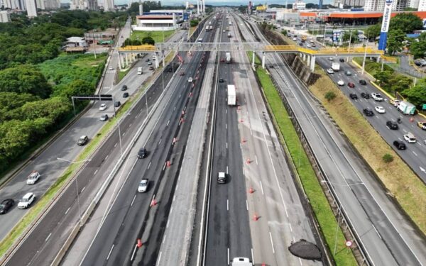 Novo trecho de pistas marginais da Dutra já está liberado em São José