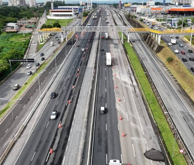 Novo trecho de pistas marginais da Dutra já está liberado em São José
