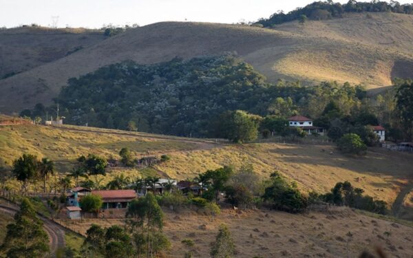 O SIR consiste em empreendimento imobiliário de lotes voltados ao lazer e uso residencial unifamiliar no perímetro rural com infraestrutura privada