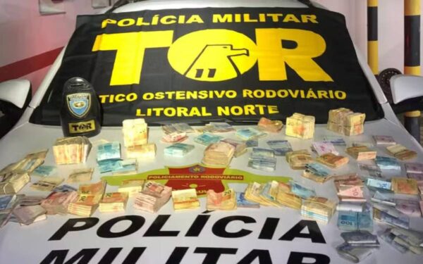 Polícia apreende quase R$ 100 mil escondidos no estepe de carro na Rodovia dos Tamoios