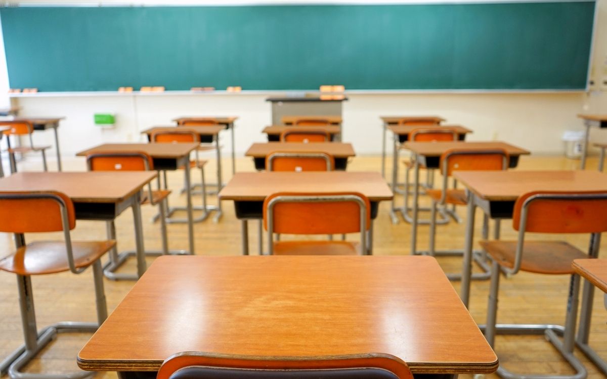 Por que a valorização real do professor começa fora da sala de aula?