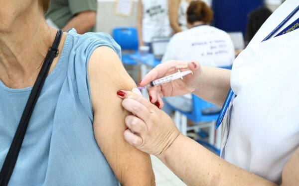 Vacinação contra gripe em São José dos Campos se expande para todas as UBSs a partir desta segunda