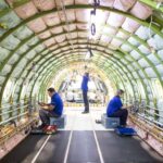 Curso de produção aeronáutica da Embraer abre 160 vagas gratuitas em São José dos Campos e região