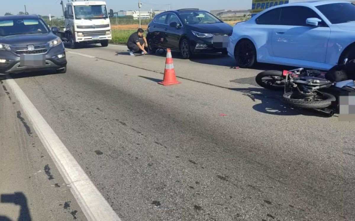 Acidente de trânsito com motocicleta envolvida.