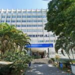 Um homem foi preso em Taubaté após agredir os filhos de 5 e 10 anos e a ex-companheira. As crianças estão internadas no Hospital Regional. Ele responde por tentativa de homicídio
