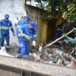 Caso de acumulação compulsiva leva à retirada de 3,5 toneladas de objetos de casa no São Dimas em São José dos Campos