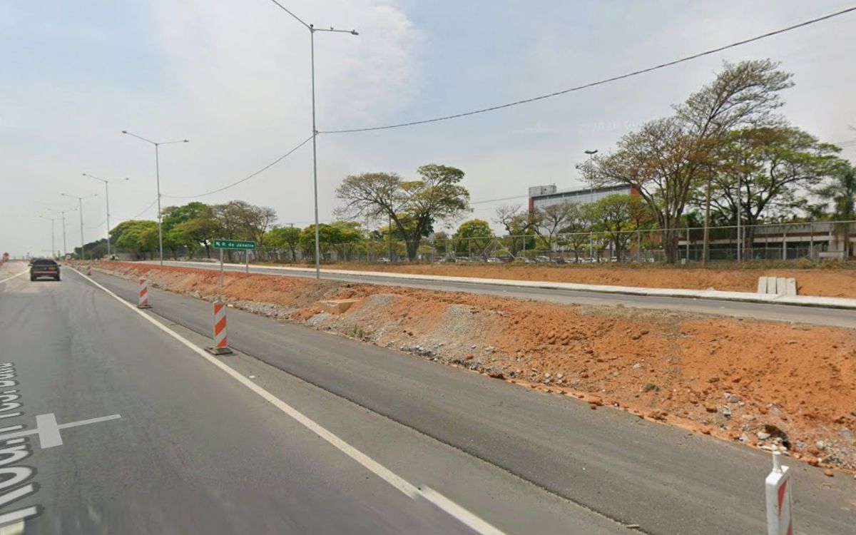 Dutra tem desvio na marginal nesta quinta-feira entre o km 149 e o km 153 em São José dos Campos