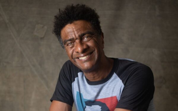 Helio de la Peña apresenta Preto de Neve no Teatro Colinas em São José dos Campos