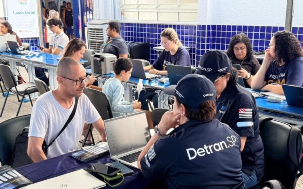 Mutirão de serviços públicos leva mais de 20 atendimentos gratuitos à zona norte de São José dos Campos no sábado (16)