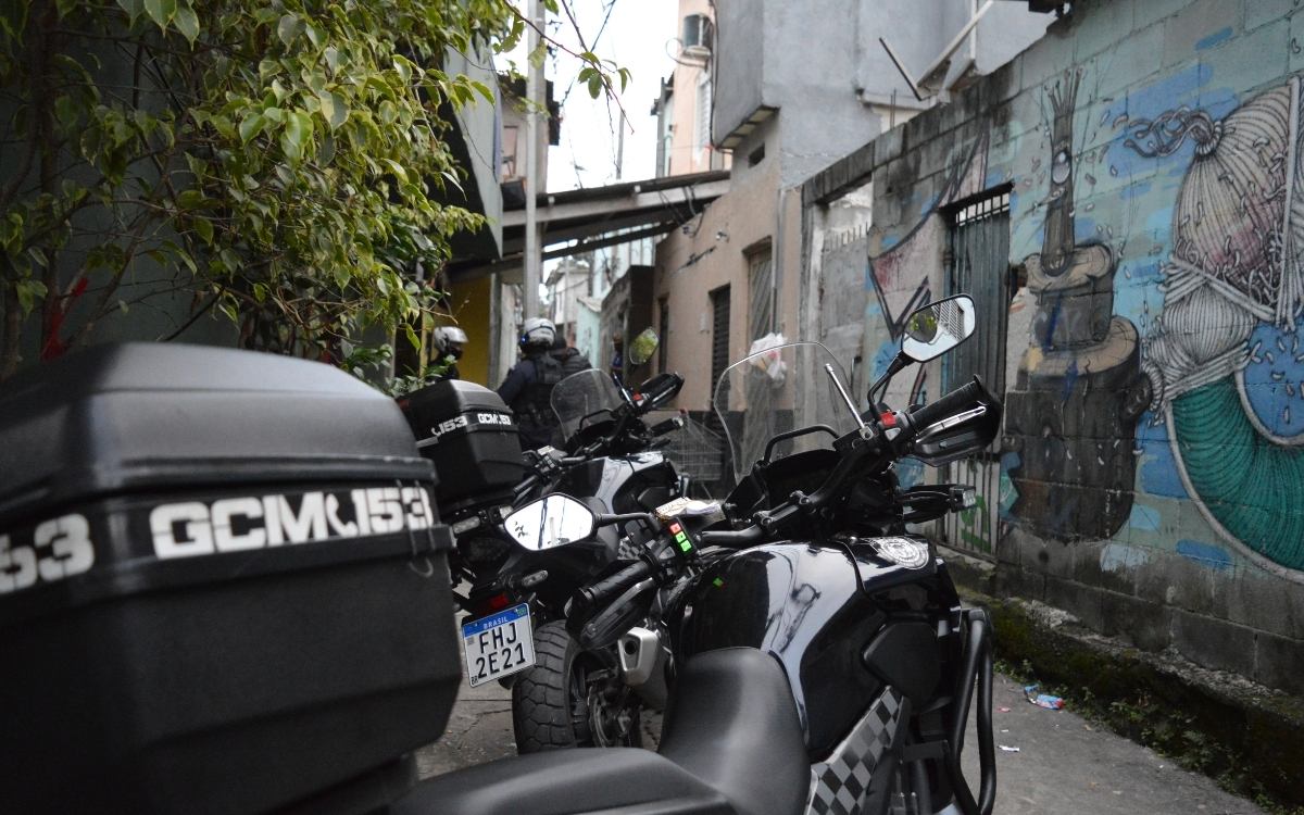 Operação prende oito por tráfico e porte de arma em três bairros da zona sul de São José