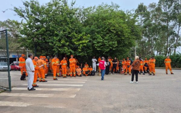 Trabalhadores da Urbam decidem nesta quinta sobre retomada de greve em São José dos Campos após contraproposta rejeitada pelo sindicato
