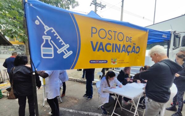 Vacinação contra a gripe chega às feiras noturnas de São José dos Campos a partir desta terça (19)