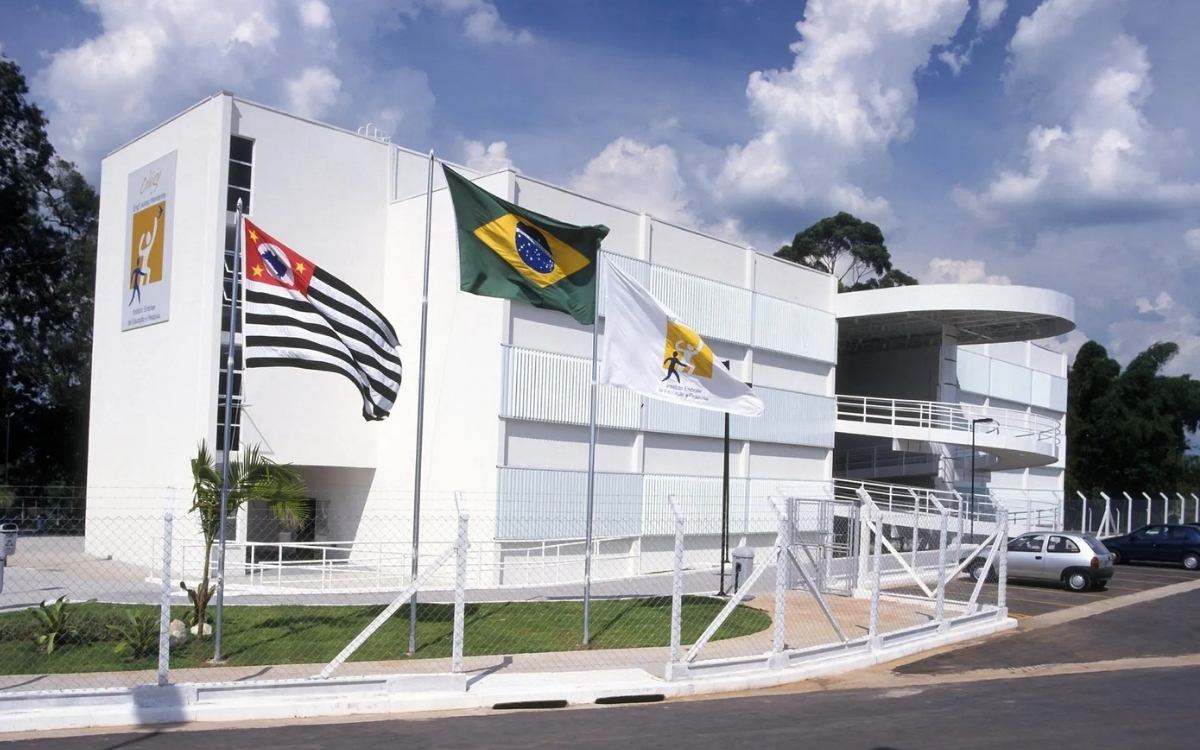 Colégio Embraer abre inscrições para 160 vagas no ensino médio em São José dos Campos; 80% são para bolsistas