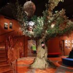 Exposição dos 30 anos do Castelo Rá-Tim-Bum chega a São José dos Campos com acervo original e cenários icônicos
