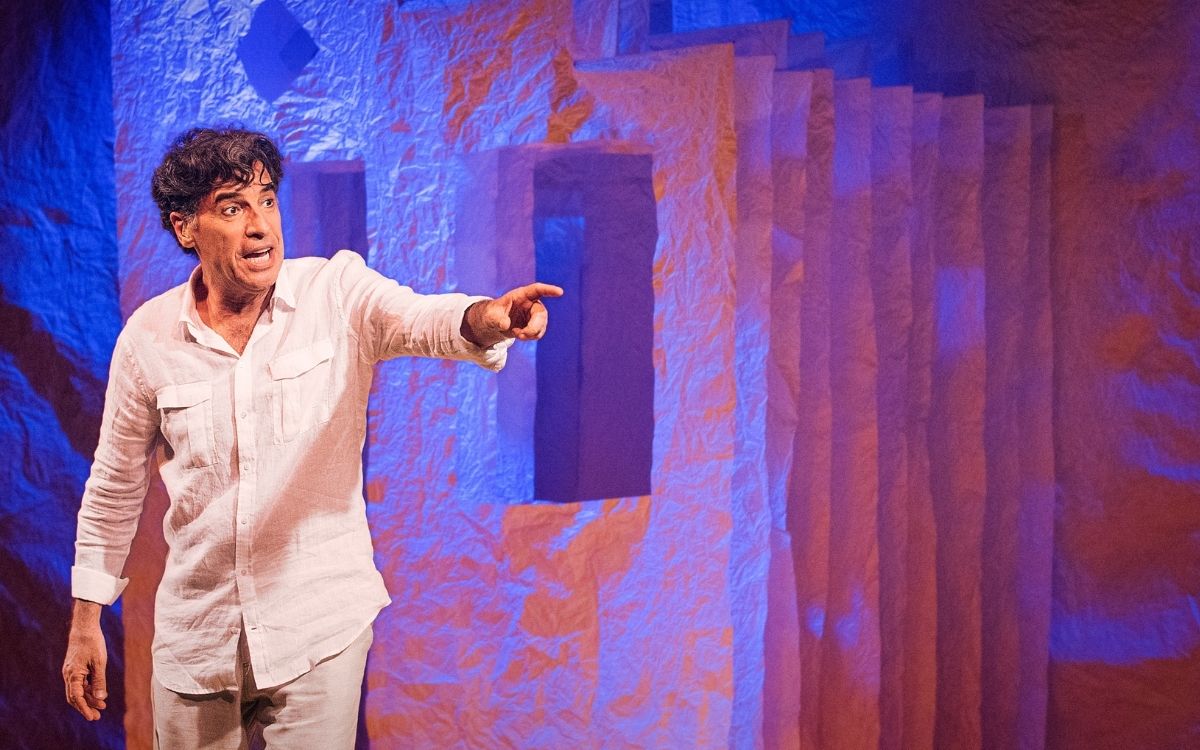 Paulo Betti apresenta peça autobiográfica no Teatro Municipal no dia 19 de junho