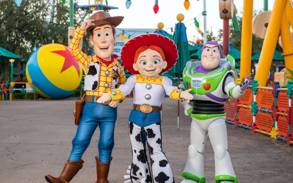 Shopping Jardim Oriente recebe espetáculo gratuito Toy Story nesta terça-feira (23) à noite