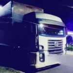 Caminhão que arrastou carro de idosa na Dutra é encontrado em Taubaté; motorista que fugiu segue procurado