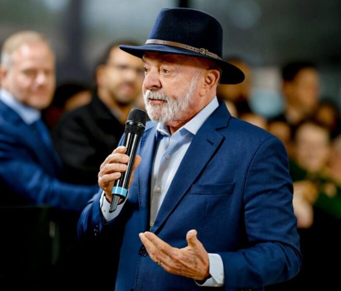 Em São José, Lula cobra soberania sobre terras raras: "não vamos ser mais exportador de matéria-prima"