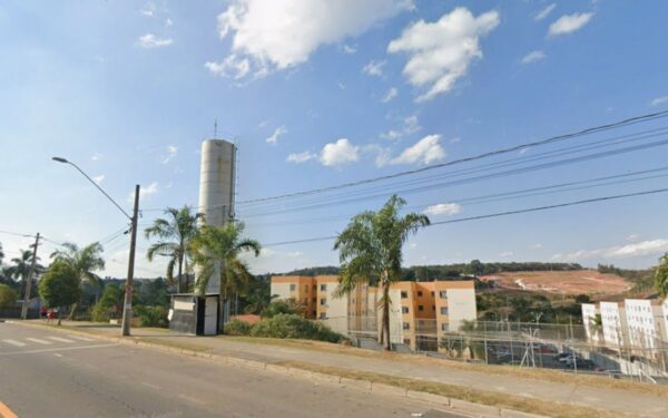 Estrada Dom José Antônio do Couto, no bairro do Cajuru